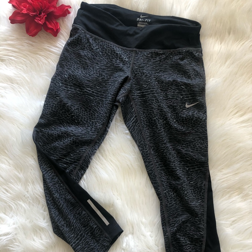 Nike Leapord Print Dr-Fit Capri Like New Cond!